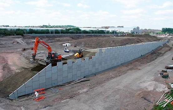 Construction of M74 retaining wall, saving 4,000 tonnes of concrete