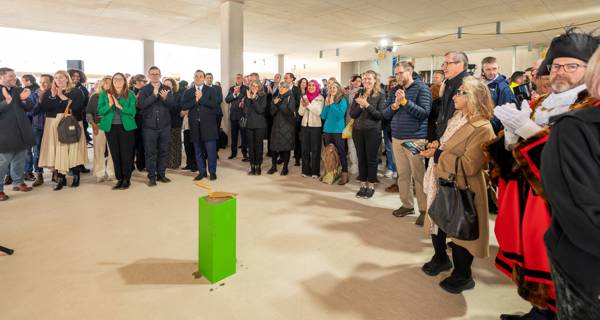 300 guests attended the topping out ceremony.