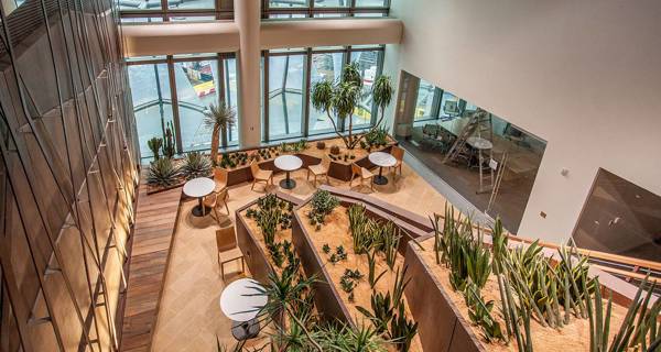 Spacious and modern cafeteria at the New London Embassy