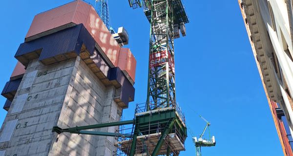 floating Tower Crane at concrete core