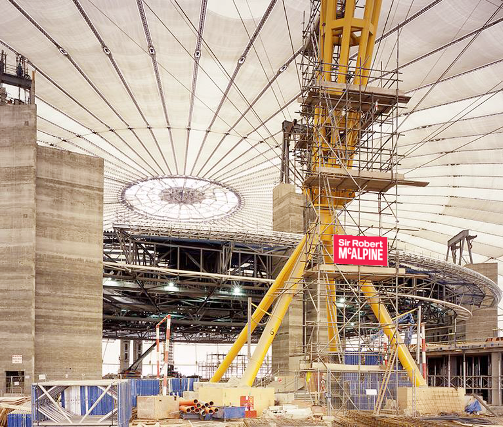 The complex process of jacking the O2 Arena’s roof into place